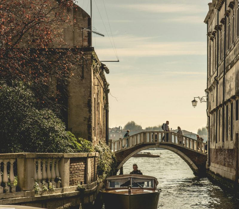 Travel restrictions in European cities 2025 shown in Venice, with day-tripper fees and entry limits for tourists